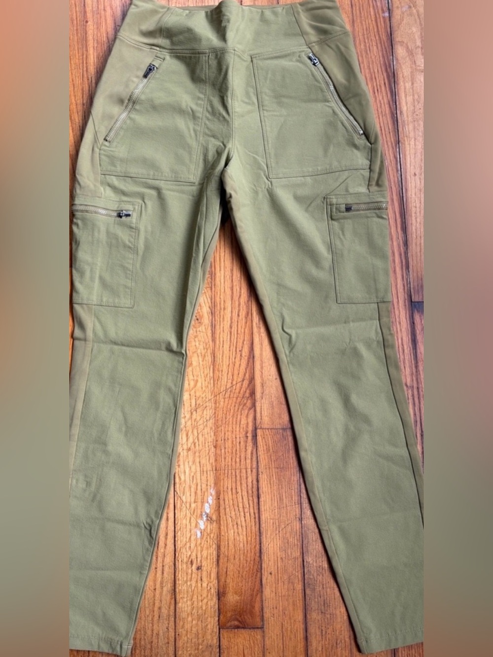 Athleta women’s Olive Green Performance Cargo Pants - Picture 8 of 11